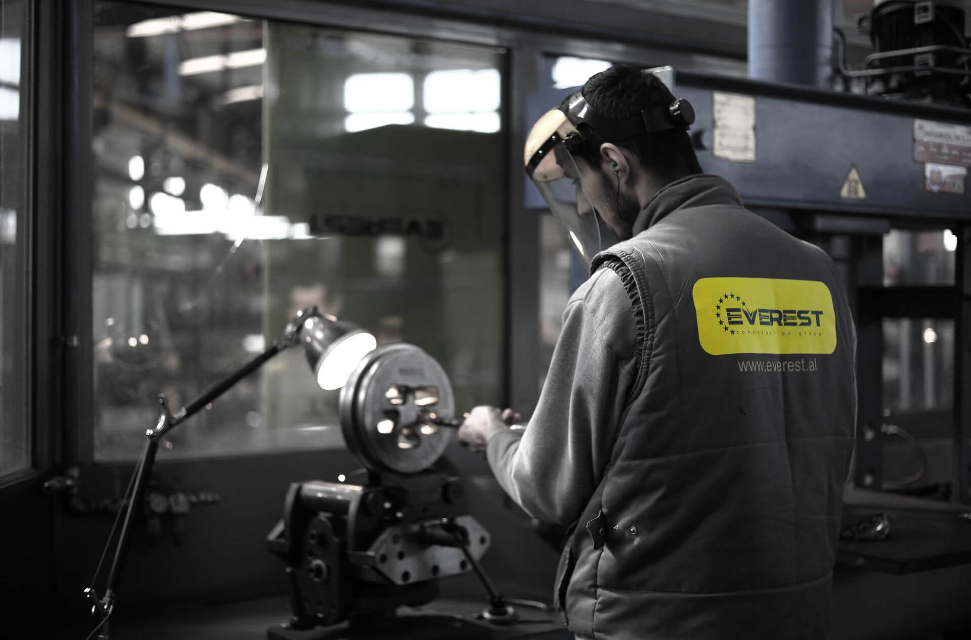 Everest-Construction-Group-Aluminum-extrusion